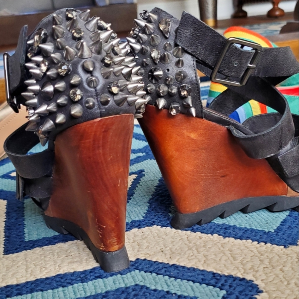 Zigi NY  spike wedges
